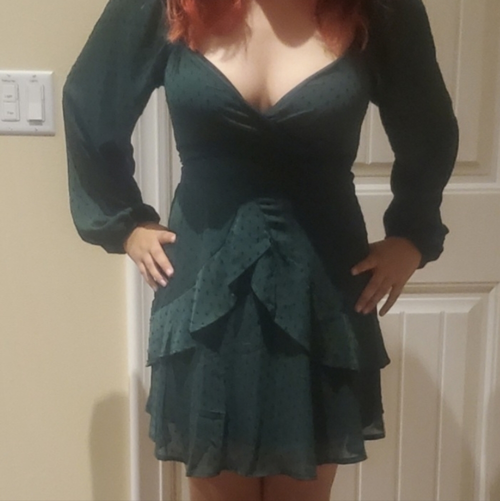 Trixxi Long Sleeve Green Dress - Picture 6 of 7